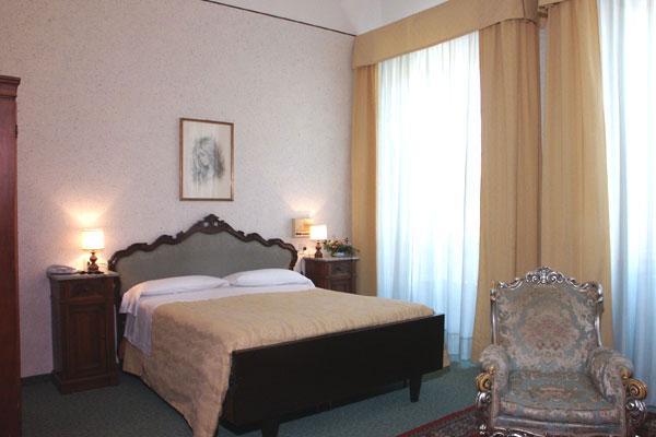 Hotell Kinzica 3*